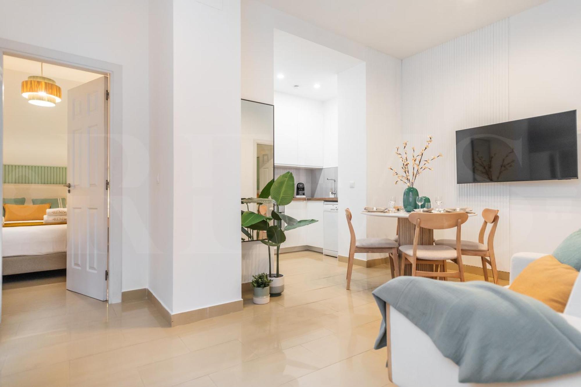 Cozy In The Heart Of By Rems Apartament Malaga