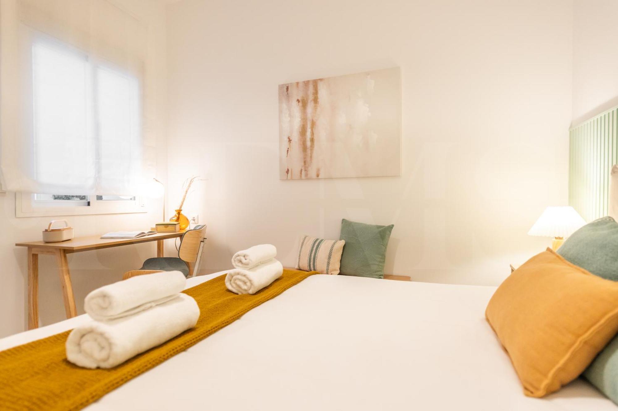 Cozy In The Heart Of By Rems Apartament