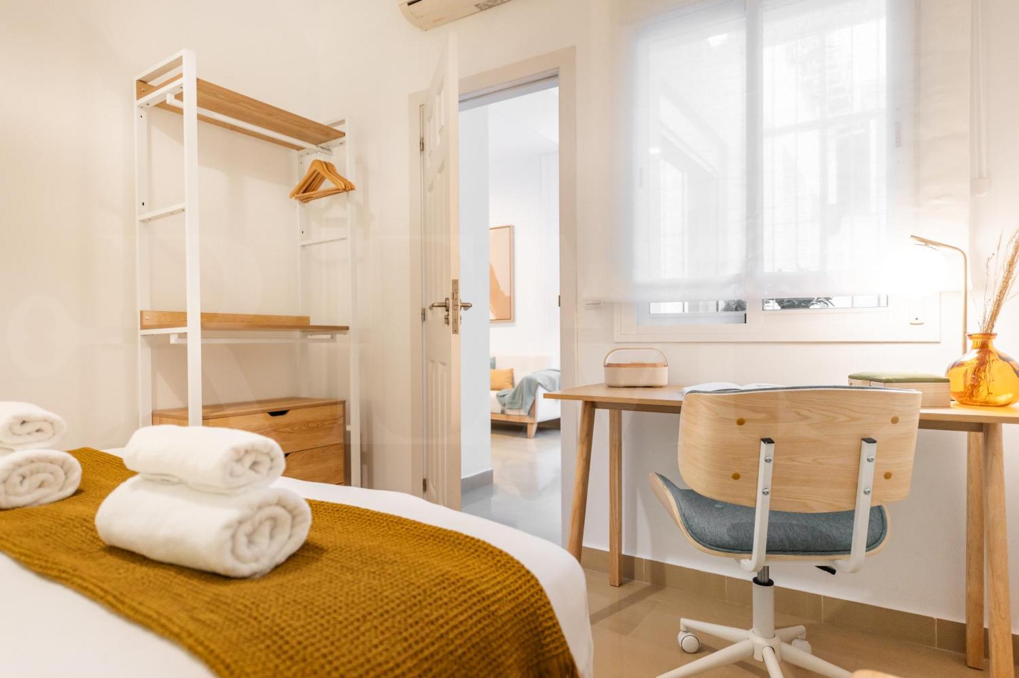 Cozy In The Heart Of By Rems Apartament Malaga